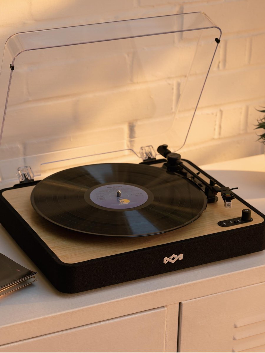 Vinyl and Outdoor scene
